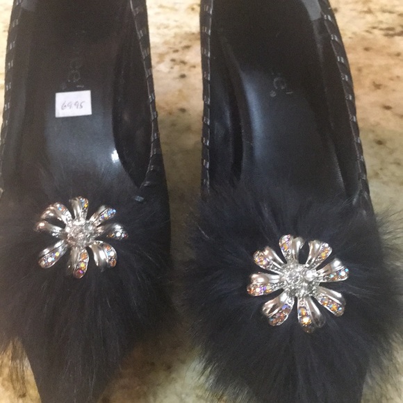 J. Renee’Suede 2 1/2” Heels - Picture 6 of 6